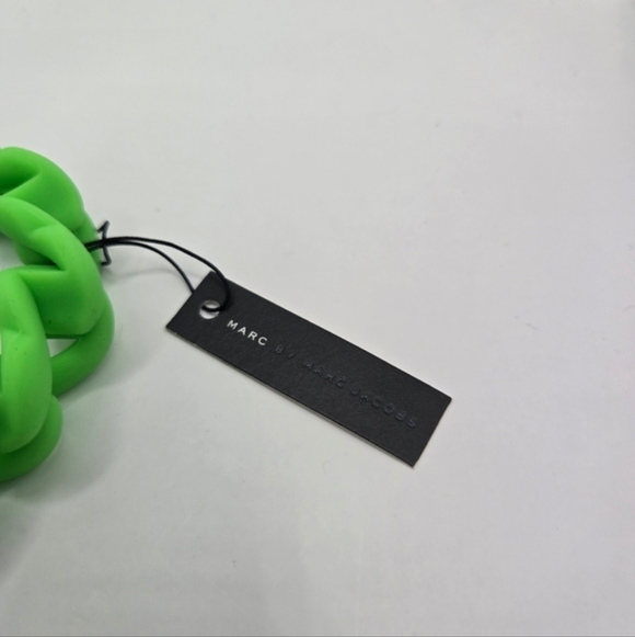 Marc By Marc Jacobs Green Silicon Stretchy Bracelet With Charm - Picture 3 of 5